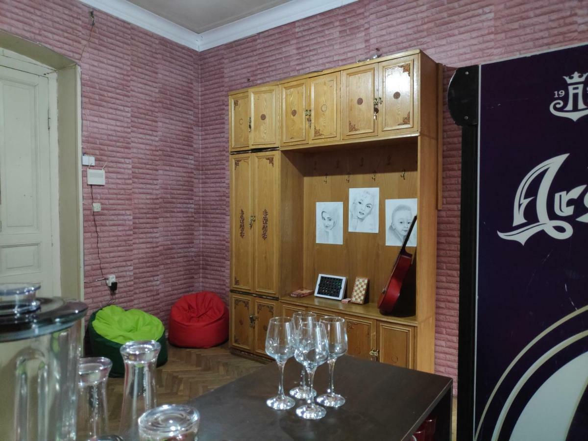Amoun Hostel Tbilissi Extérieur photo