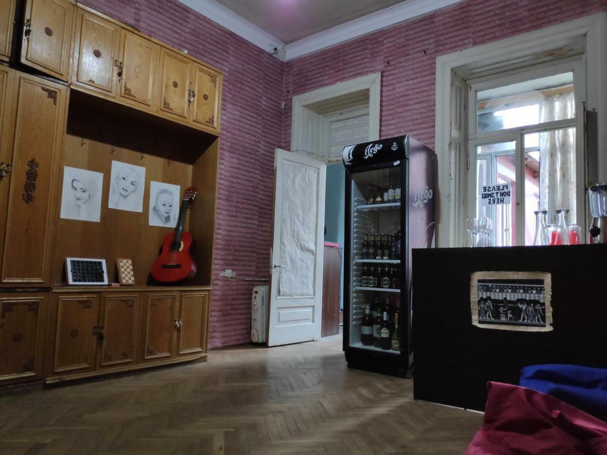 Amoun Hostel Tbilissi Extérieur photo